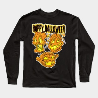 Halloween Pumpkins carved as Jack-O-Lanterns Long Sleeve T-Shirt